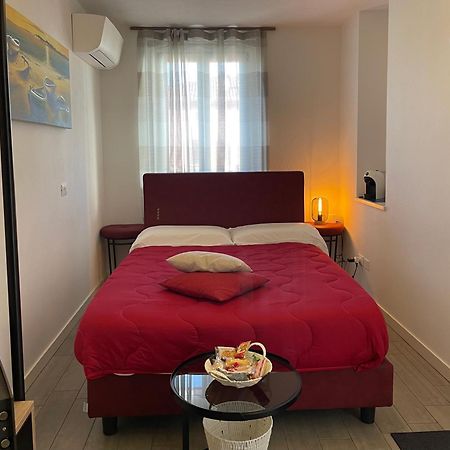Dimora Di Charme Peschiera Del Garda Apartamento Exterior foto
